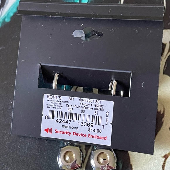 NWT Simply Vera Blue cluster earrings - Picture 6 of 6